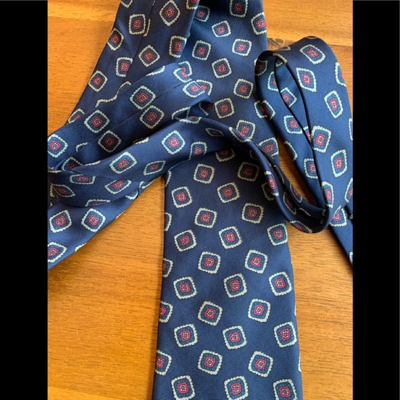 Gift with Purchase - Picture 3 of 8